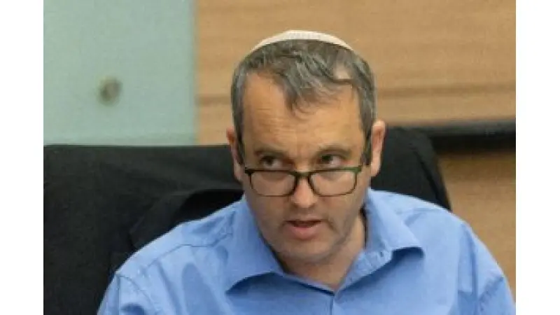 שר הביטחון גלנט וח"כ יולי אדלשטיין בוועדת חוץ וביטחון | צילום, שחר יורמן