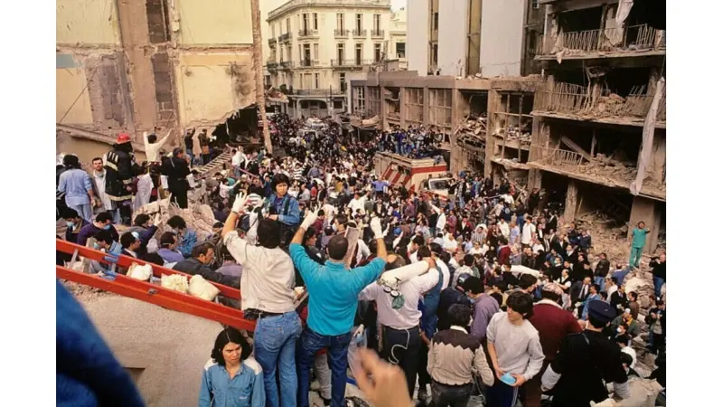 הפיגוע בשגרירות ישראל בארגנטינה בשנת 1994| צילום: אי.פי.איי