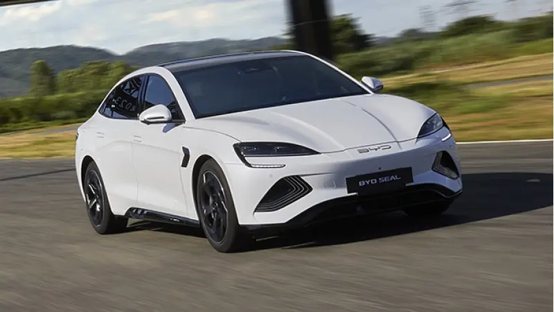 דור 2 של סוללות LFP בתצורת "בלייד" מבטיח צפיפות אנרגטית של 190Wh ביחס ל-150 של הבלייד הנוכחי. צילום: BYD