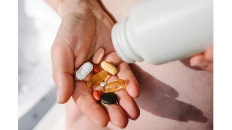 מחקר: שימוש במולטי ויטמין וסיכון תמותה ב-3 קבוצות פוטנציאליות בארה"ב. קרדיט תמונה: Sergii Sobolevskyi/Shutterstock.com